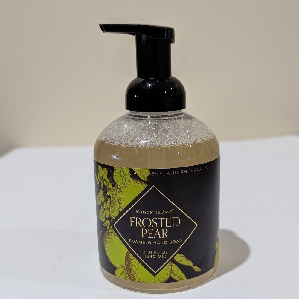 NEW Frosted Pear Foaming Hand Soap - Black and Green Exterior. 21.6 oz